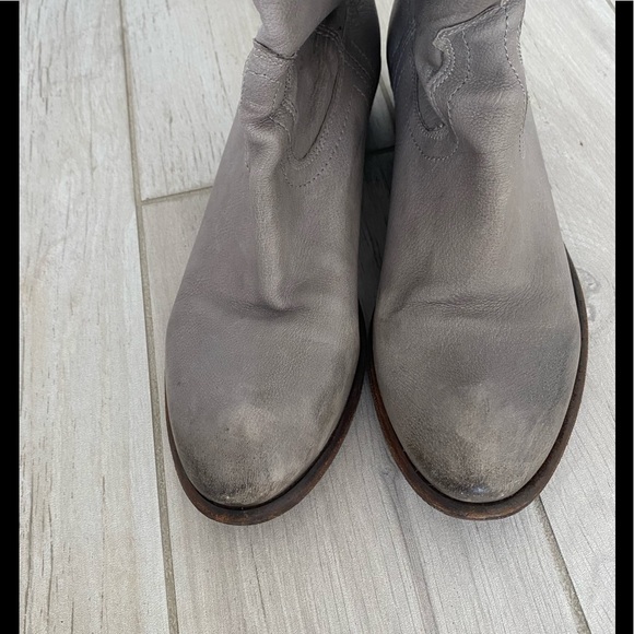 Frye Carson Riding boots. - Picture 6 of 10